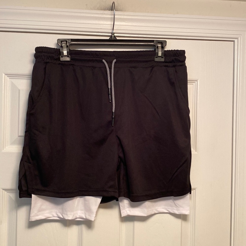 NWOT 2 Layer Black/White Athletic Shorts…size XXL